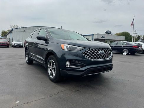 Used 2024 Ford Edge SEL w/ Convenience Package AWD/4WD image 3
