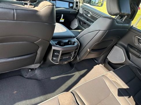New 2026 RAM 1500 Laramie AWD/4WD image 43