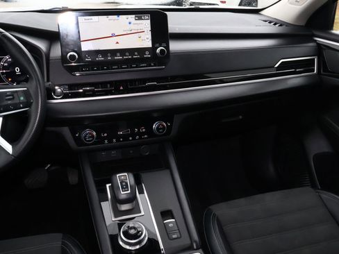 Used 2024 Mitsubishi Outlander SE image 7