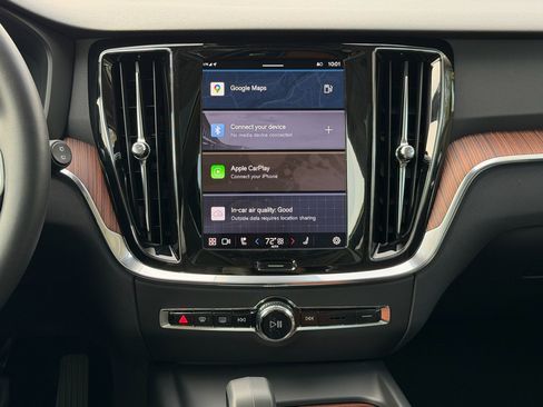 Certified 2025 Volvo V60 B5 Cross Country Plus image 15