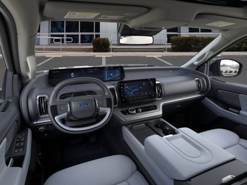 New 2025 Ford Expedition Platinum w/ Driver's Package AWD/4WD image 9