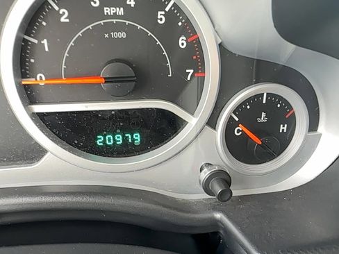 Used 2007 Jeep Wrangler Sahara image 10