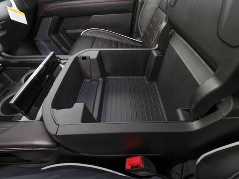 Used 2026 GMC Yukon XL AT4 Ultimate image 33