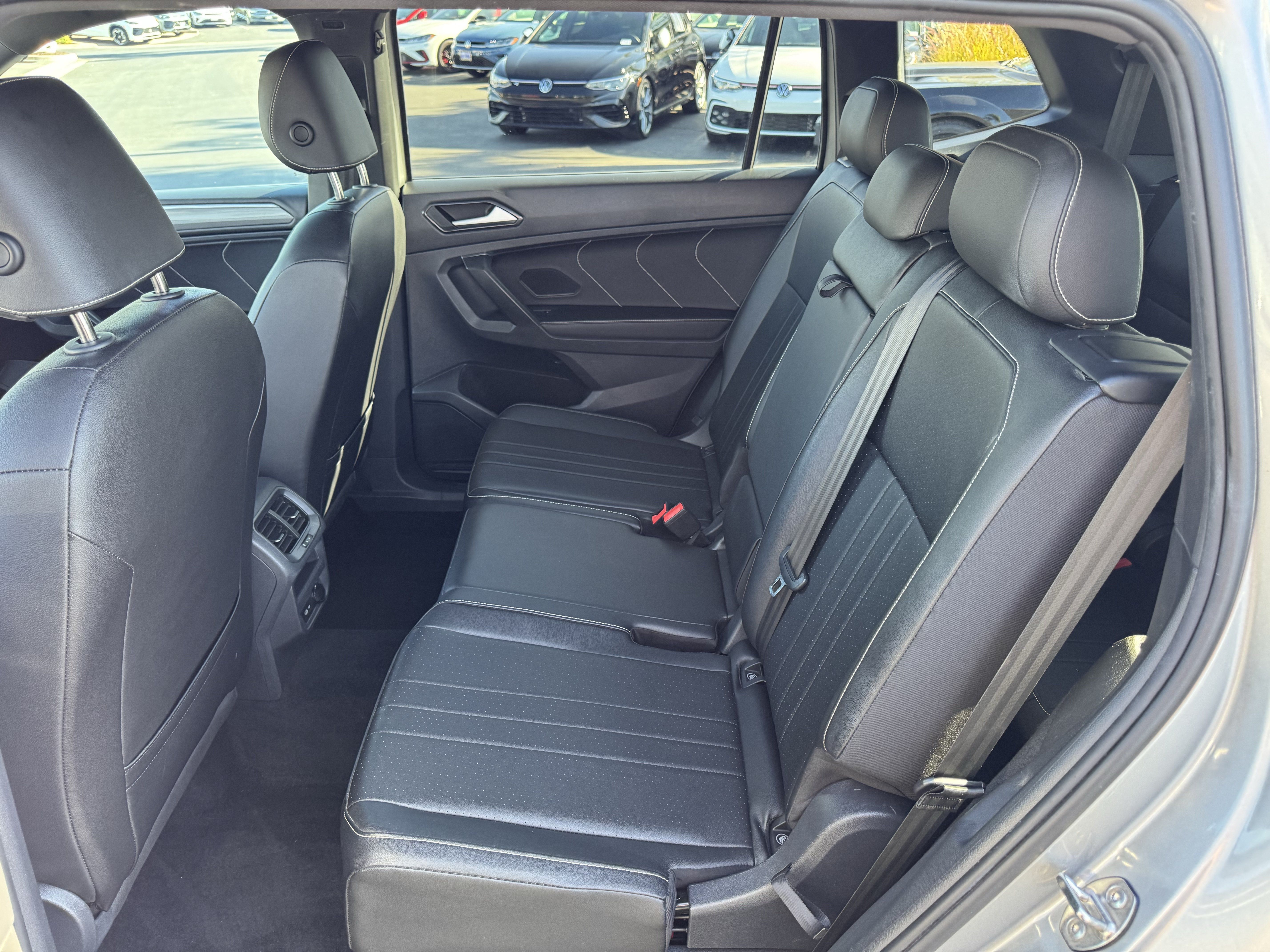 Used 2023 Volkswagen Tiguan SE R-Line FWD image 27