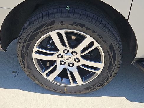 Used 2024 Ford Expedition Max Limited RWD image 10