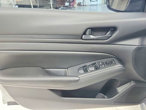Used 2024 Nissan Altima 2.5 S FWD image 31