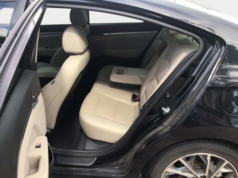 Used 2020 Hyundai Elantra Limited FWD image 8