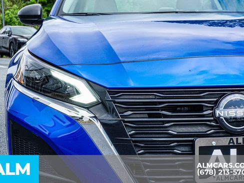 Used 2025 Nissan Altima 2.5 SV FWD image 12
