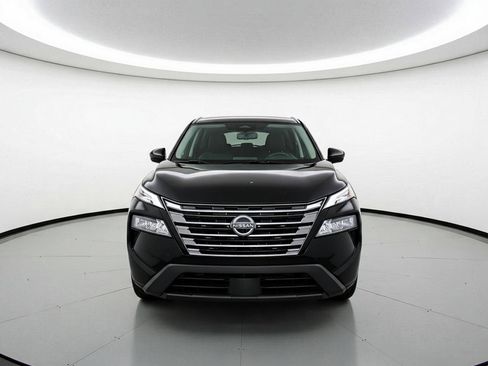 Used 2025 Nissan Rogue SV image 2