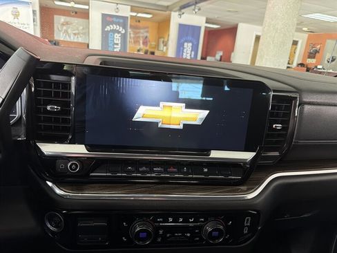 Used 2025 Chevrolet Silverado 1500 LT RWD image 13