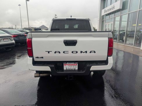 Certified 2024 Toyota Tacoma TRD Off-Road AWD/4WD image 6
