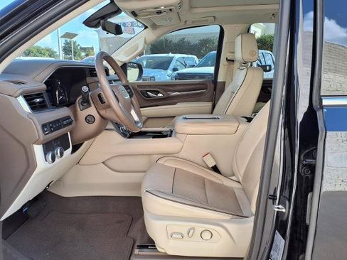 Used 2021 GMC Yukon Denali w/ Denali Premium Package RWD image 19