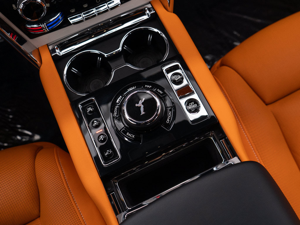 Certified 2023 Rolls-Royce Cullinan AWD/4WD image 40