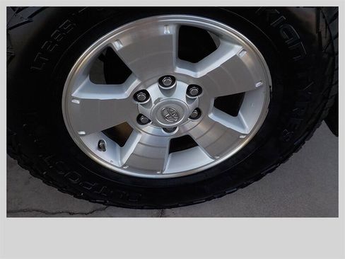 Used 2015 Toyota Tacoma 4x4 Double Cab w/ TRD Sport Package image 8