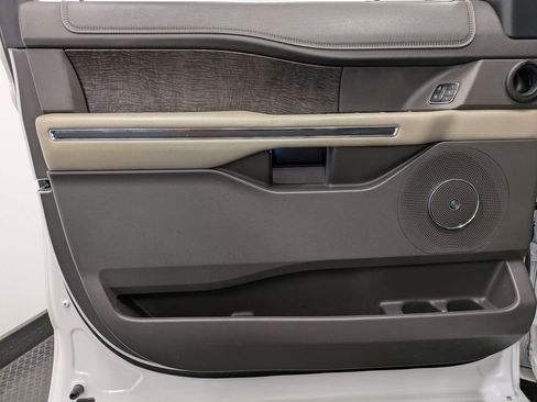 Used 2021 Ford Expedition Max Limited image 8