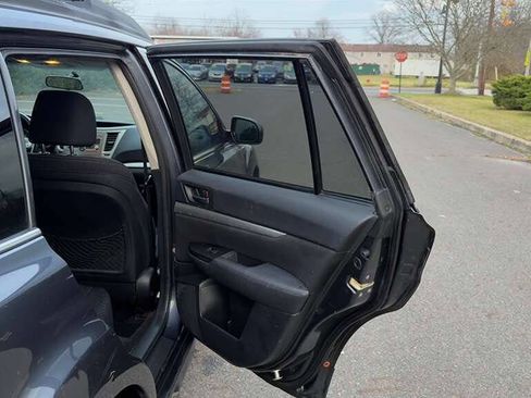 Used 2011 Subaru Outback 2.5i Premium w/ All-Weather Pkg image 22