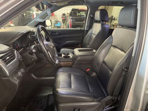 Used 2018 Chevrolet Tahoe LT w/ Luxury Package AWD/4WD image 14