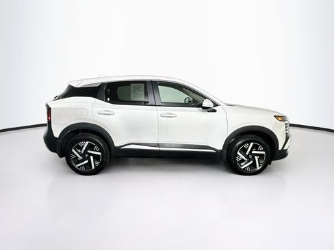 Used 2025 Nissan Kicks SV FWD image 10