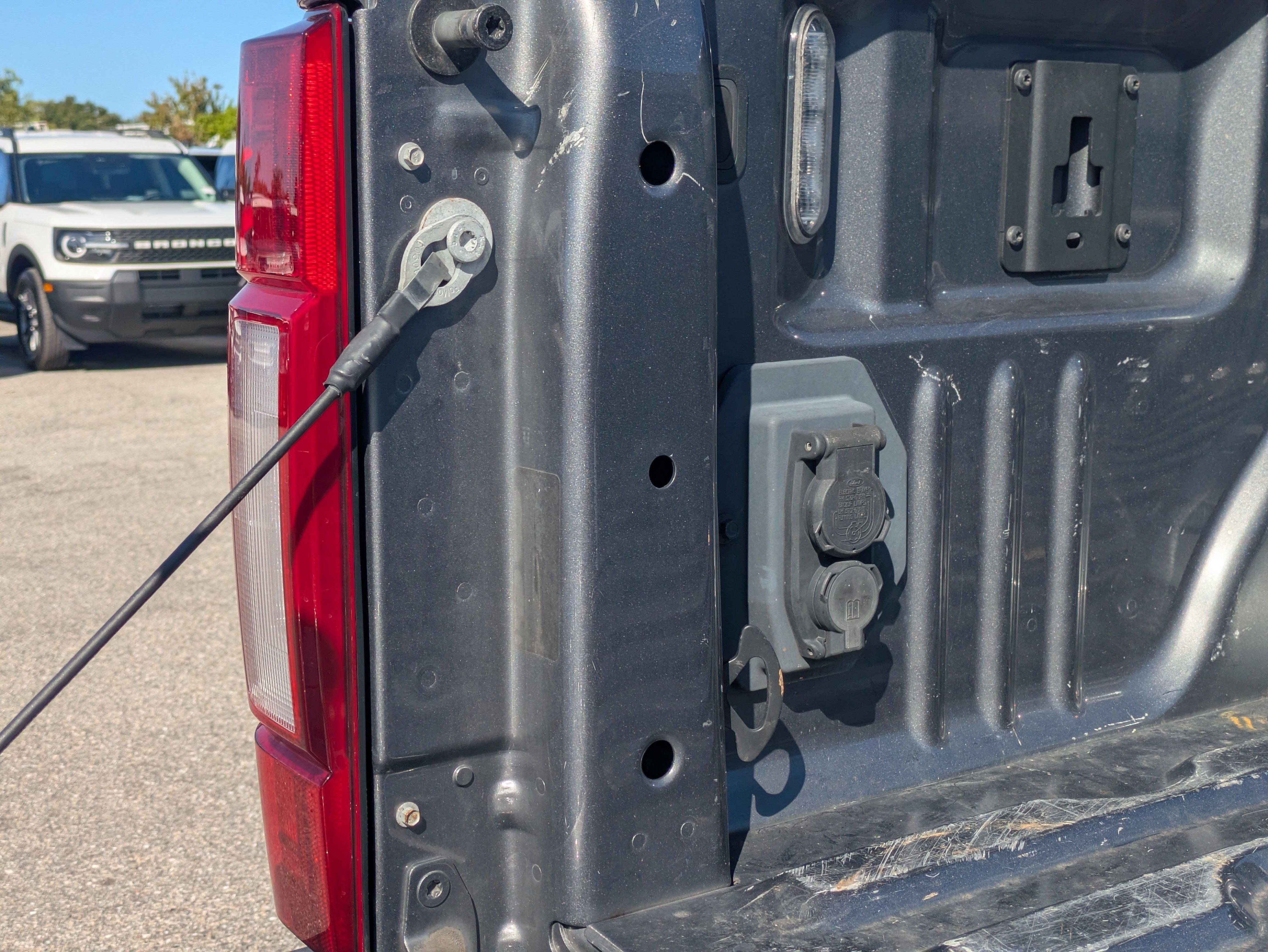 Used 2022 Ford F250 Lariat w/ Tremor Off-Road Package AWD/4WD image 15
