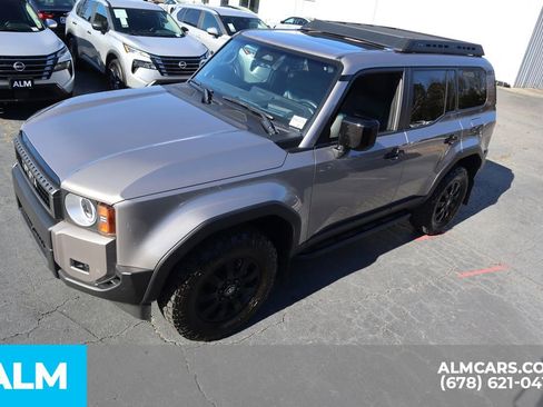 Used 2024 Toyota Land Cruiser image 12