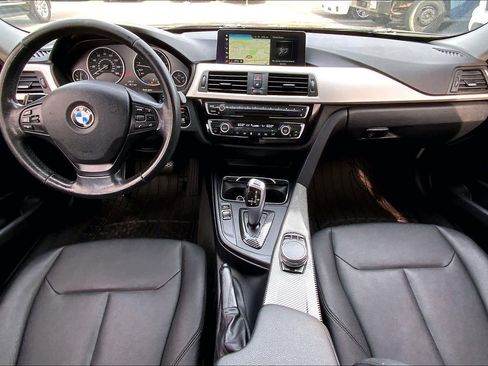 Used 2018 BMW 320i Sedan image 14
