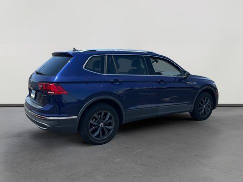 Used 2022 Volkswagen Tiguan SE w/ Panoramic Sunroof Package AWD/4WD image 5