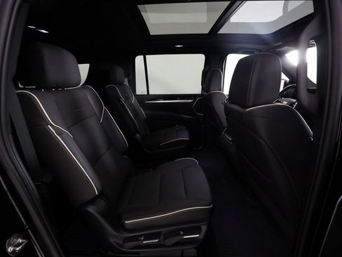 Used 2025 Cadillac Escalade ESV Sport w/ Touring Package image 27