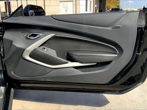 Used 2019 Chevrolet Camaro LT image 21