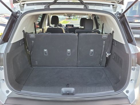 Used 2025 Nissan Pathfinder S image 22