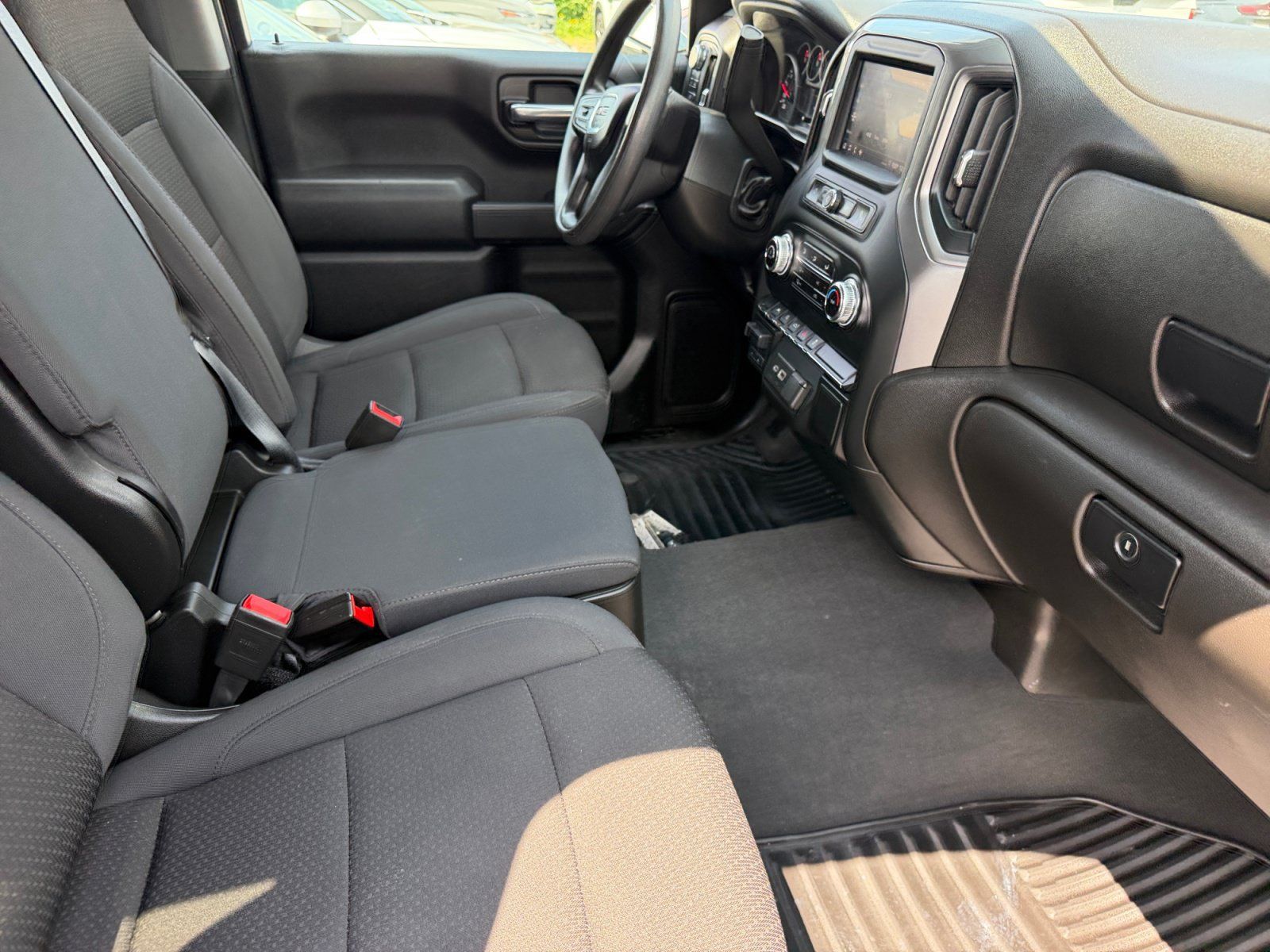 Used 2024 GMC Sierra 1500 Pro w/ Graphite Edition AWD/4WD image 10