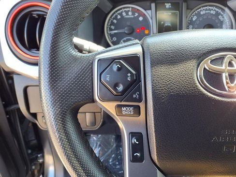 Used 2022 Toyota Tacoma SR5 RWD image 15