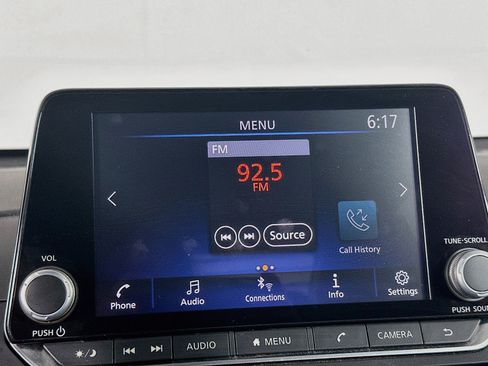 Used 2025 Nissan Altima 2.5 SV FWD image 19