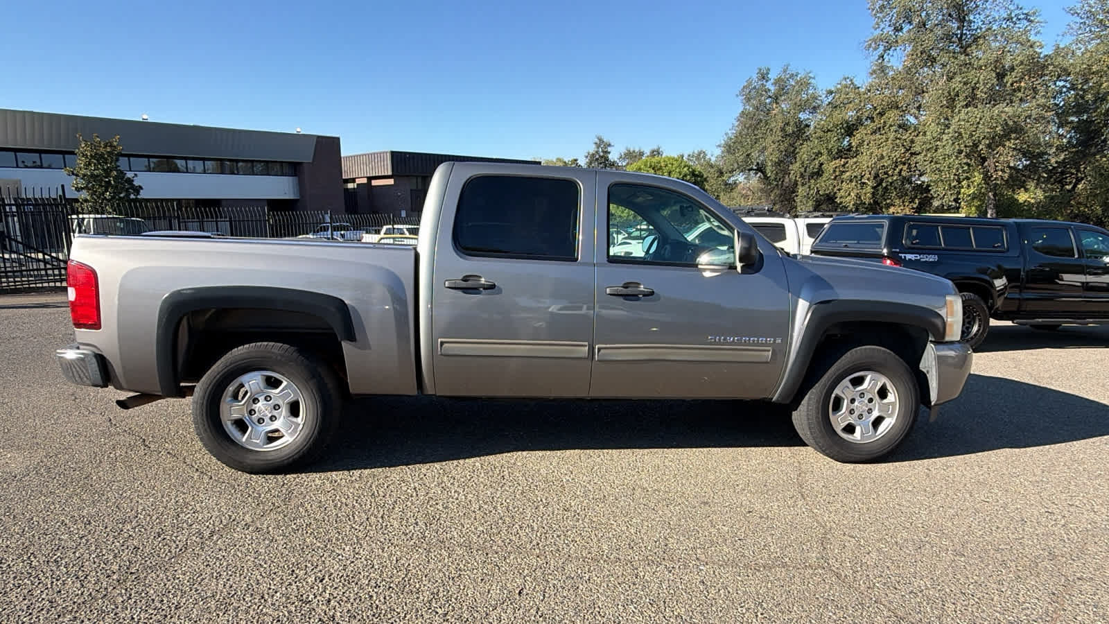 Used 2009 Chevrolet Silverado 1500 LT w/ Power Pack Plus RWD image 4