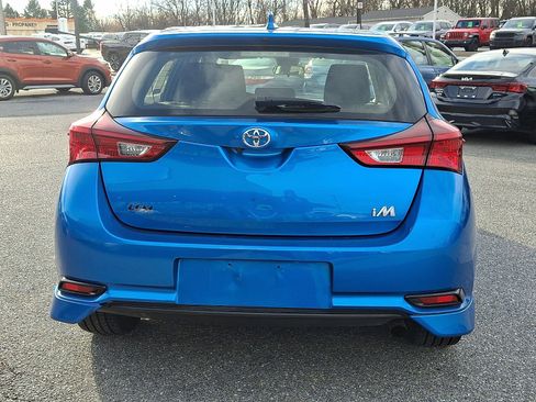 Used 2018 Toyota Corolla iM w/ Carpet Mat Package (TMS) image 5