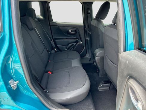 Used 2020 Jeep Renegade Altitude AWD/4WD image 24