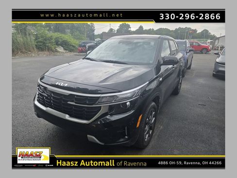 Used 2024 Kia Seltos LX AWD/4WD image 1
