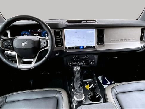 Used 2025 Ford Bronco Outer Banks AWD/4WD image 16