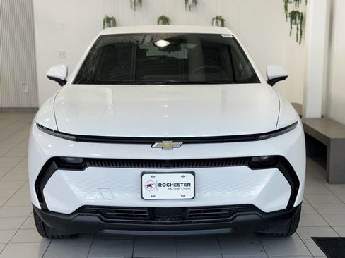 New 2026 Chevrolet Equinox EV LT image 32