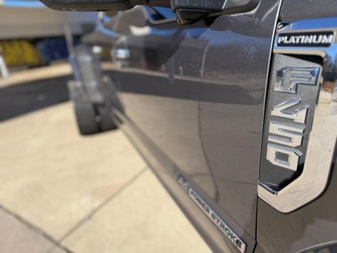 Used 2022 Ford F450 Platinum image 11