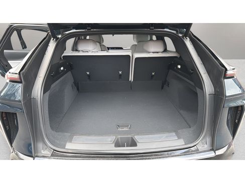 Certified 2025 Cadillac Lyriq Luxury AWD/4WD image 26