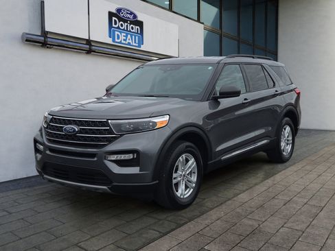 Used 2023 Ford Explorer XLT w/ Equipment Group 202A AWD/4WD image 7