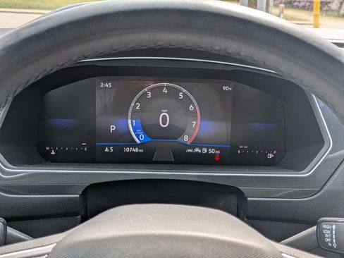 Used 2024 Volkswagen Tiguan SE R-Line image 20