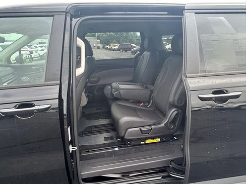 New 2026 Kia Carnival LXS image 20