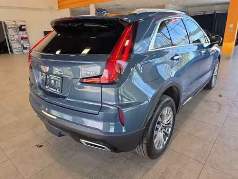 Used 2025 Cadillac XT4 Premium Luxury w/ Cold Weather Package AWD/4WD image 8