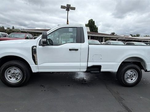 New 2026 Ford F250 XL w/ XL Chrome Package image 7