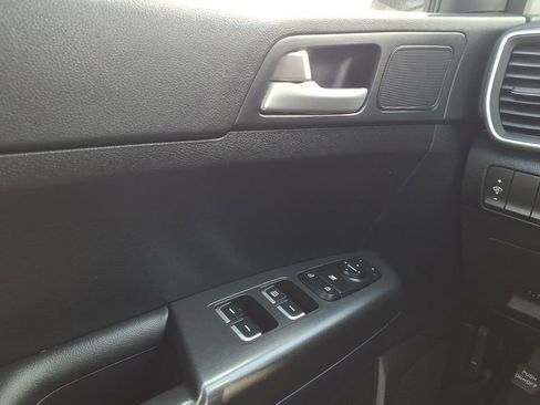 Used 2021 Kia Sportage LX image 15