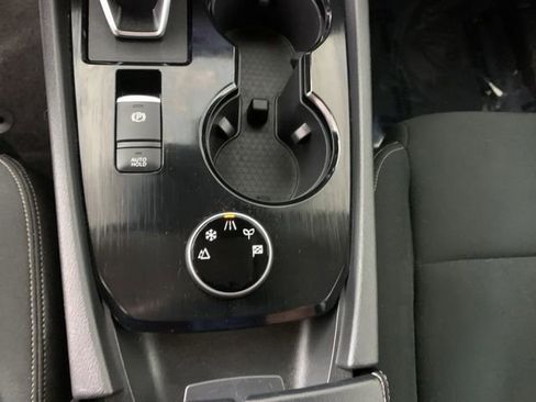 Used 2024 Nissan Rogue S AWD/4WD image 25