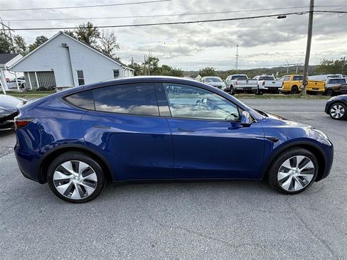 Used 2023 Tesla Model Y Long Range AWD/4WD image 7