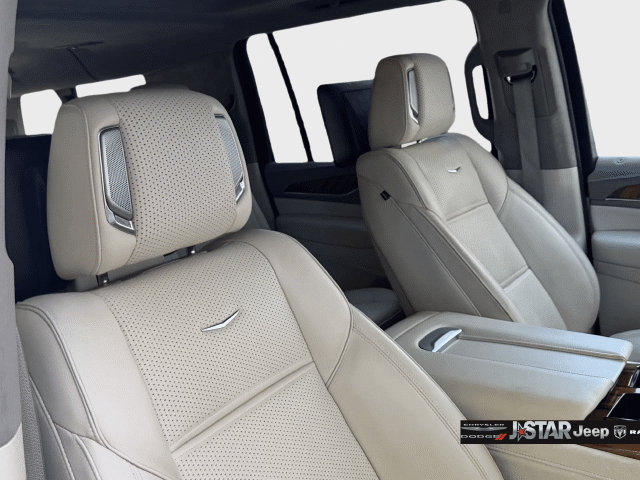 Used 2024 Cadillac Escalade ESV Sport Platinum w/ LPO, ONYX Package AWD/4WD image 13