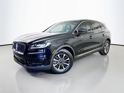 Used 2020 Lincoln Nautilus Reserve w/ Equipment Group 201A image 3